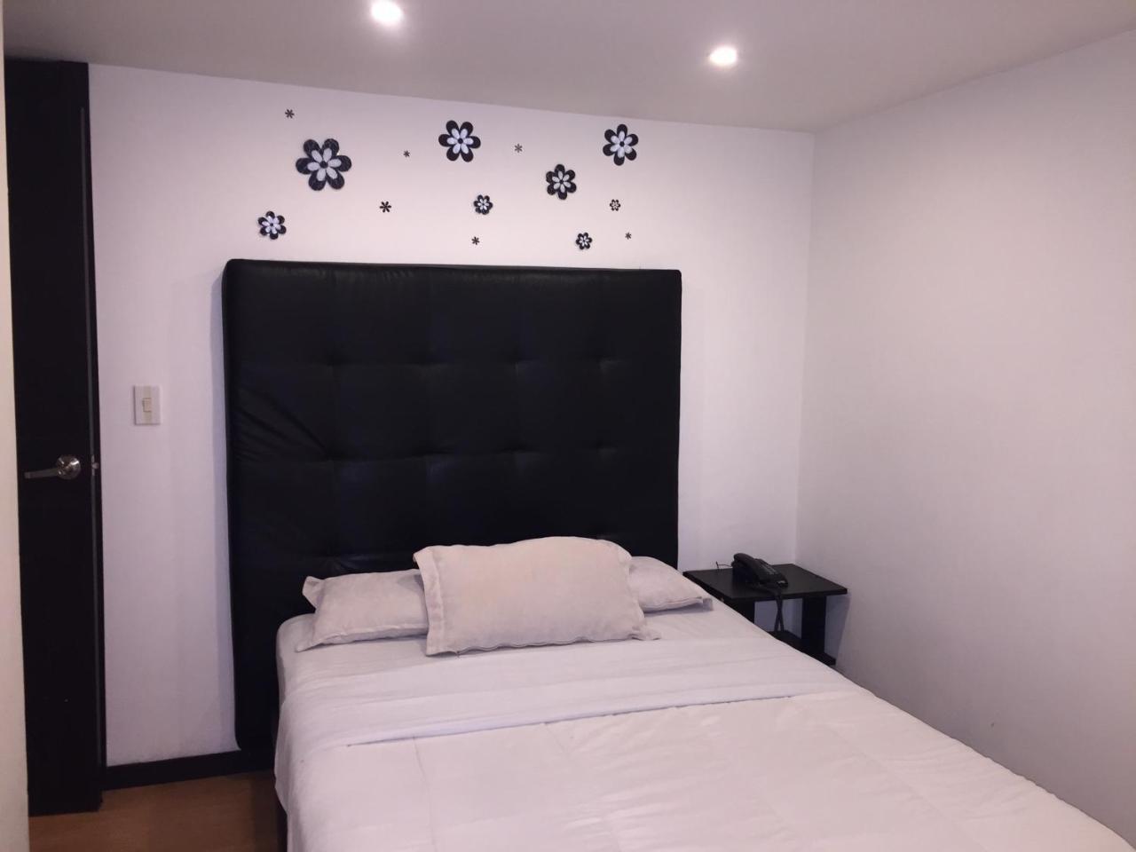 Hotel Montecarlo Boutique โบโกตา ภายนอก รูปภาพ