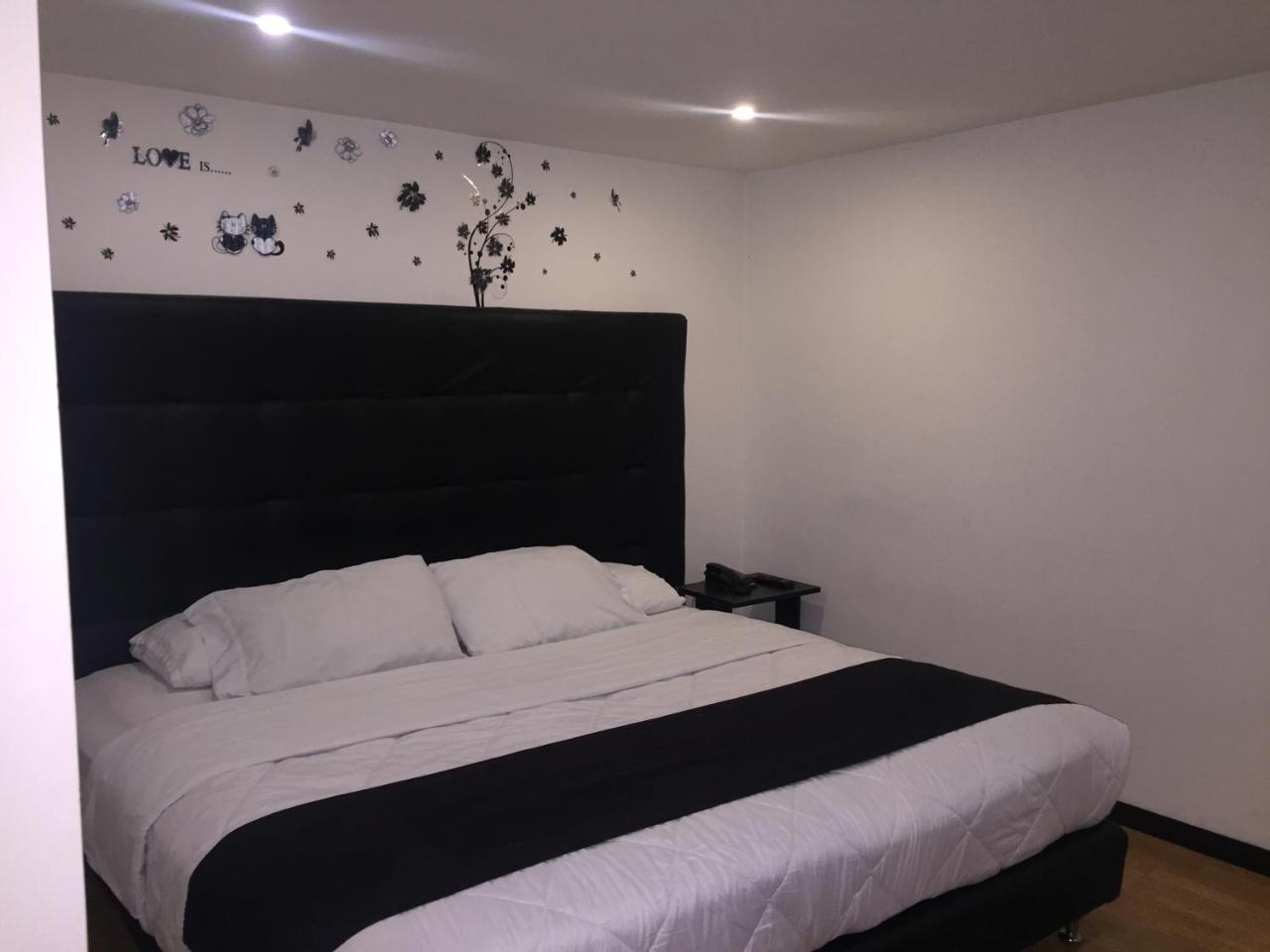 Hotel Montecarlo Boutique โบโกตา ภายนอก รูปภาพ