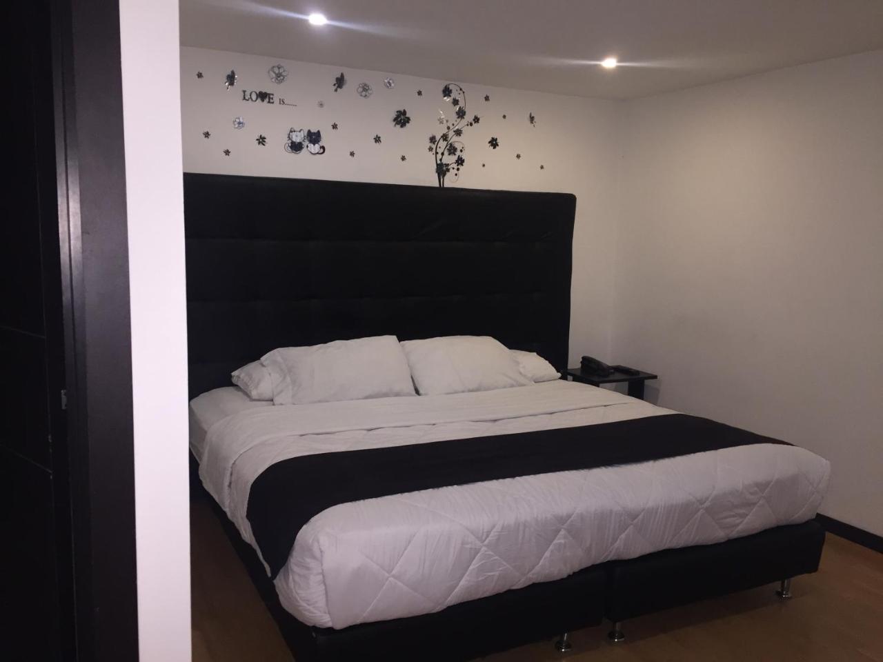 Hotel Montecarlo Boutique โบโกตา ภายนอก รูปภาพ